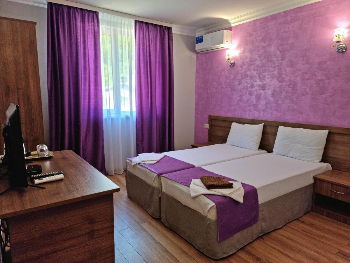 Nobi Guest House Gagra Exteriör bild